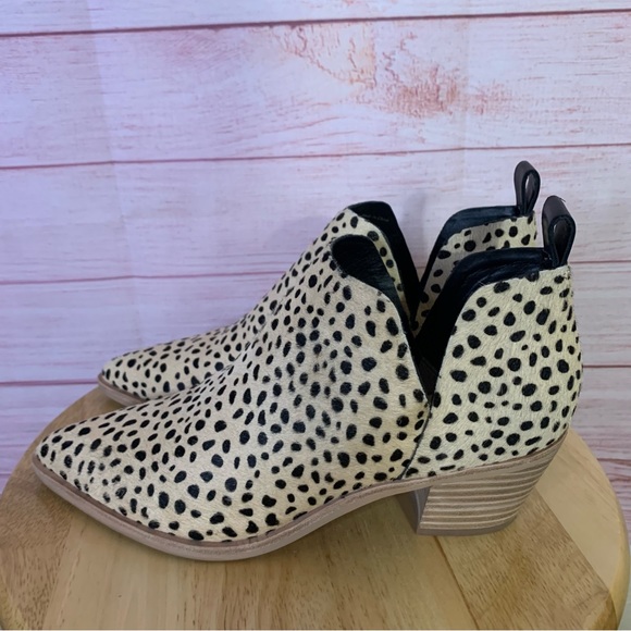 Dolce Vita Shoes - Dolce Vita Sonni Animal Print Ankle Boots Size 7.5